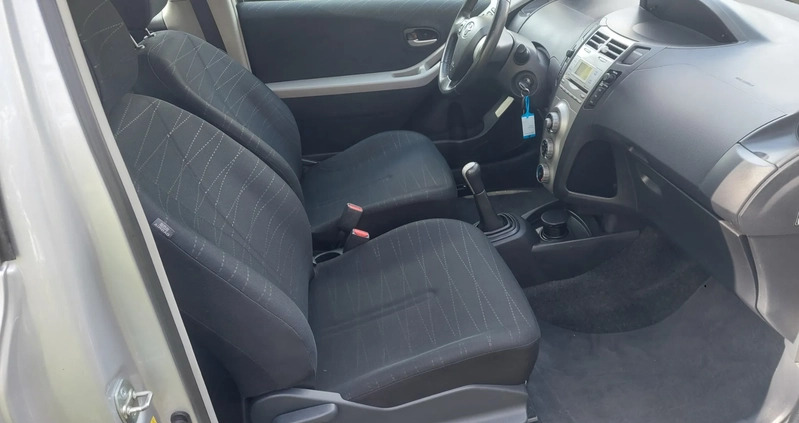 Toyota Yaris cena 12999 przebieg: 140000, rok produkcji 2008 z Tuchola małe 232